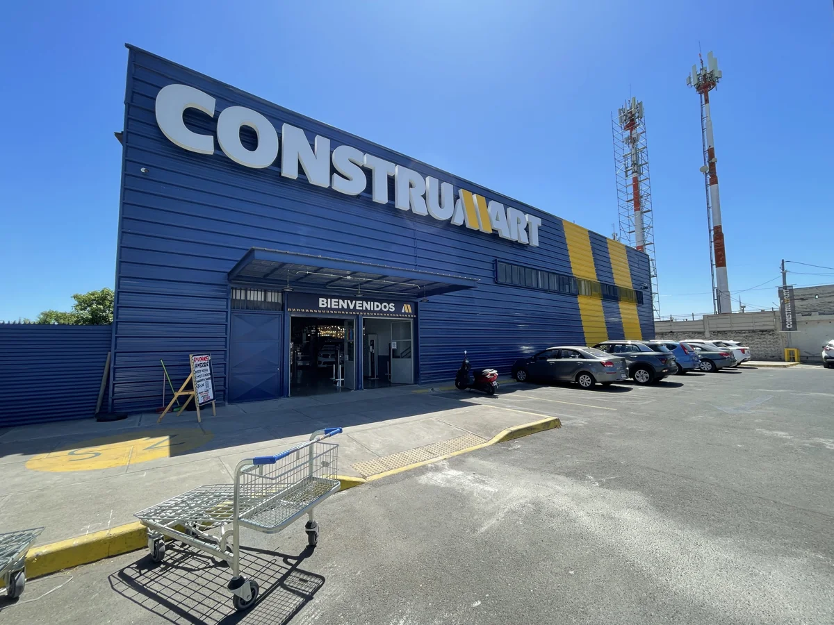 Construmart Curicó — Exterior